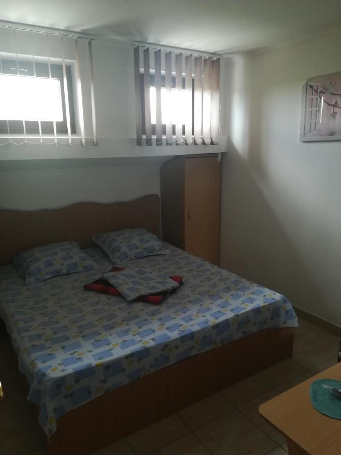 Pensiunea Lyo 2 Mai Bagian luar foto