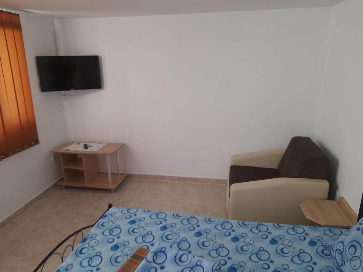 Pensiunea Lyo 2 Mai Bagian luar foto