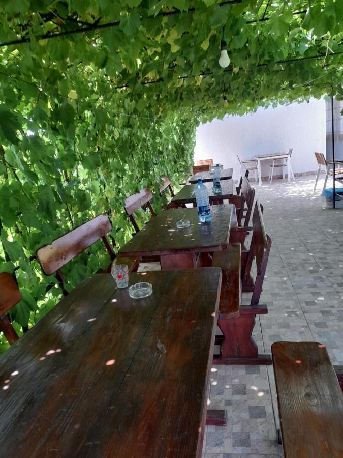 Pensiunea Lyo 2 Mai Bagian luar foto